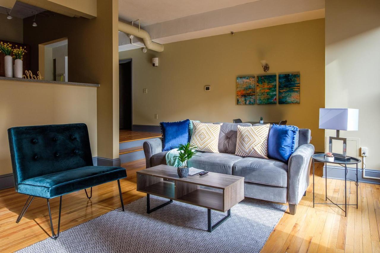 Frontdesk 2015 East 4Th Street Apts Downtown Cleveland Lejlighed Eksteriør billede