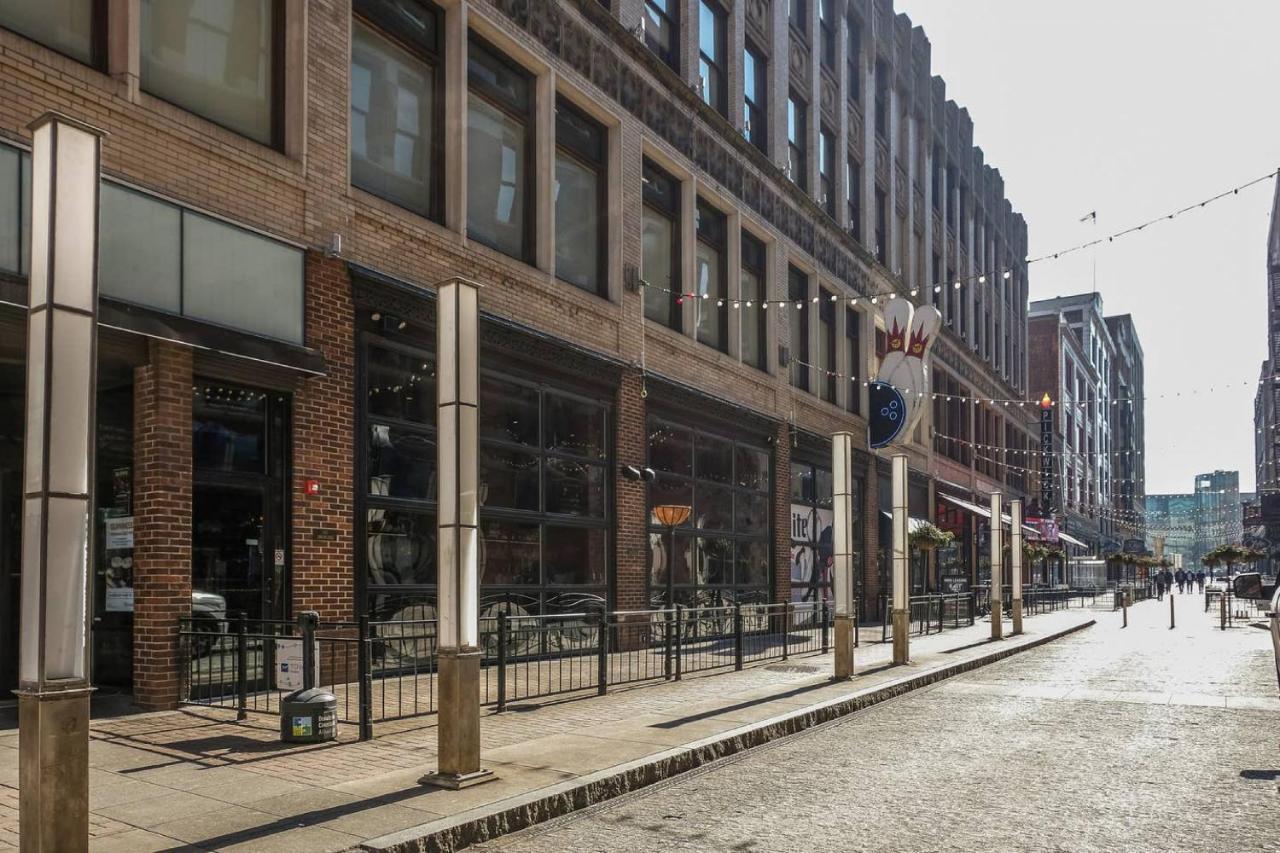 Frontdesk 2015 East 4Th Street Apts Downtown Cleveland Lejlighed Eksteriør billede